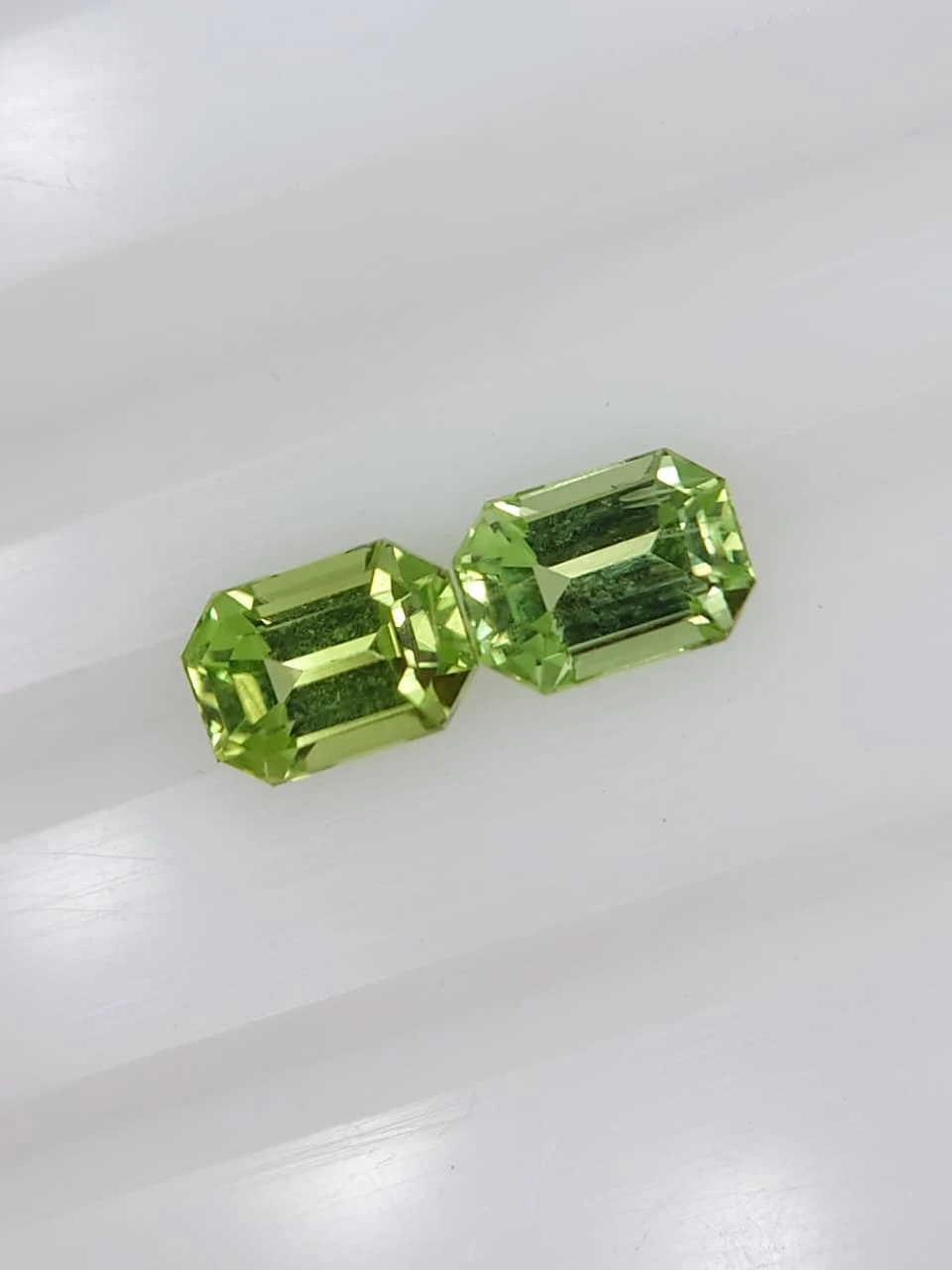 1.1ct Natural Emerald Faceted Peridots from Pakistan — view 4